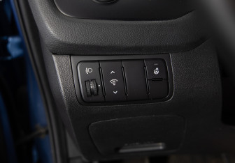 Подержанный автомобиль Kia Ceed Hatchback 2013 года (16 фото)