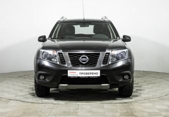 Подержанный автомобиль Nissan Terrano 2018 года (2 фото)