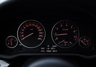 Подержанный автомобиль BMW X4 2016 года (14 фото)