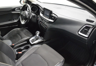Подержанный автомобиль Kia Ceed Wagon 2019 года (12 фото)