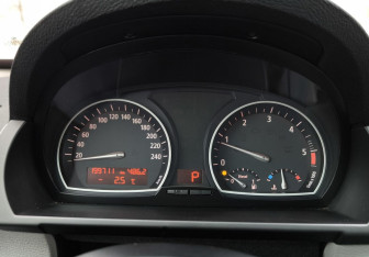 Подержанный автомобиль BMW X3 2008 года (28 фото)