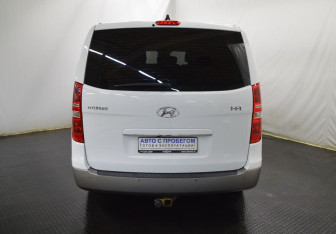 Подержанный автомобиль Hyundai H-1 2018 года (5 фото)