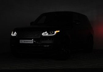 Подержанный автомобиль Land Rover Range Rover 2013 года (32 фото)