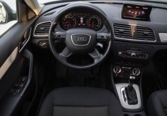 Подержанный автомобиль Audi Q3 2012 года (11 фото)