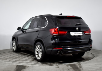 Подержанный автомобиль BMW X5 2015 года (7 фото)