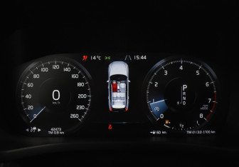 Подержанный автомобиль Volvo XC60 2021 года (22 фото)