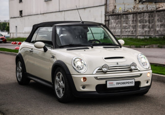 Подержанный автомобиль MINI Cabrio 2006 года (5 фото)