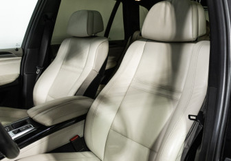 Подержанный автомобиль BMW X5 2010 года (15 фото)