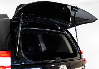 Подержанный автомобиль Toyota Land Cruiser Prado 2016 года (25 фото)