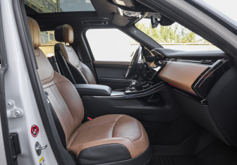 Подержанный автомобиль Land Rover Range Rover Sport 2022 года (26 фото)