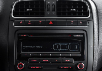 Подержанный автомобиль Volkswagen Polo Sedan 2012 года (17 фото)