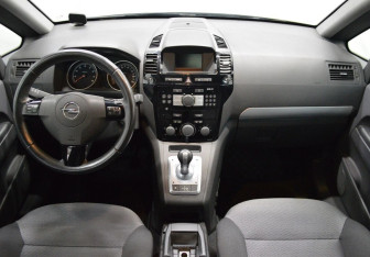 Подержанный автомобиль Opel Zafira Compactvan 2011 года (14 фото)