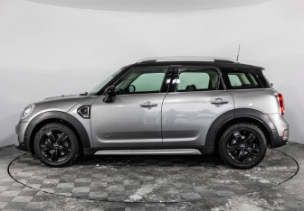Подержанный автомобиль MINI Countryman 2018 года (9 фото)