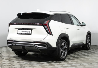 Подержанный автомобиль Geely Atlas 2023 года (5 фото)