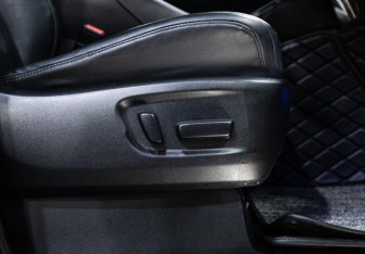 Подержанный автомобиль Toyota Alphard 2018 года (22 фото)