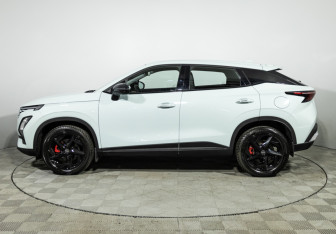 Подержанный автомобиль Omoda C5 2023 года (8 фото)