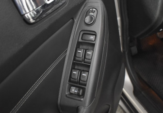 Подержанный автомобиль Hummer H3 Suv 2008 года (17 фото)