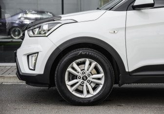 Подержанный автомобиль Hyundai Creta 2019 года (10 фото)