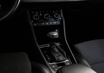 Подержанный автомобиль Skoda Karoq 2020 года (13 фото)