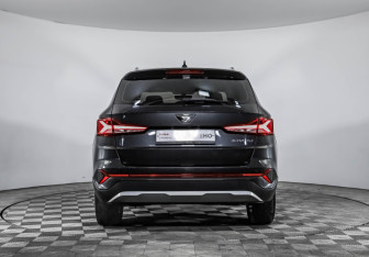 Подержанный автомобиль Jetta VS7 2023 года (6 фото)