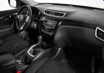 Подержанный автомобиль Nissan X-Trail 2017 года (15 фото)