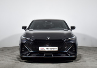 Подержанный автомобиль Changan UNI-V 2024 года (2 фото)