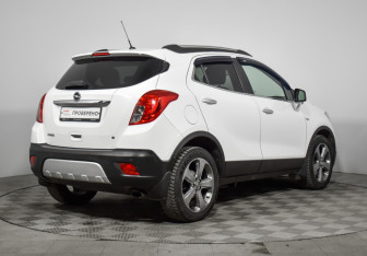 Подержанный автомобиль Opel Mokka 2013 года (5 фото)