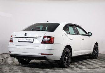 Подержанный автомобиль Skoda Octavia Liftback 2018 года (5 фото)