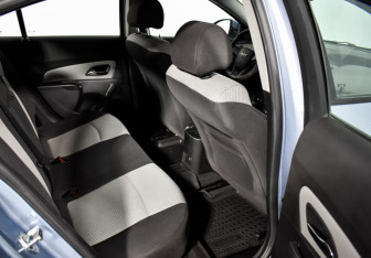 Подержанный автомобиль Chevrolet Cruze Sedan 2012 года (12 фото)