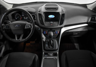 Подержанный автомобиль Ford Kuga 2018 года (15 фото)