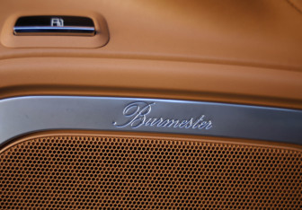 Подержанный автомобиль Porsche Cayenne 2015 года (20 фото)