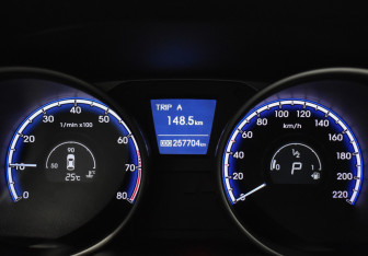 Подержанный автомобиль Hyundai ix35 2010 года (19 фото)