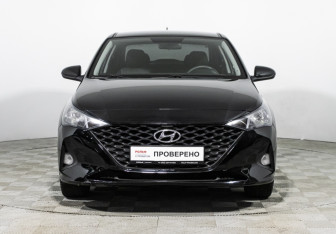 Подержанный автомобиль Hyundai Solaris Sedan 2020 года (2 фото)