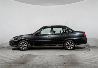 Подержанный автомобиль Daewoo Nexia Sedan 2012 года (8 фото)