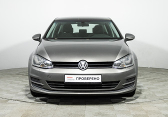 Подержанный автомобиль Volkswagen Golf Hatchback 2013 года (2 фото)