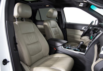 Подержанный автомобиль Ford Explorer 2014 года (10 фото)