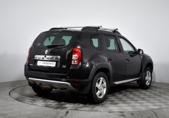 Подержанный автомобиль Renault Duster 2013 года (5 фото)