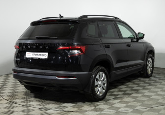 Подержанный автомобиль Skoda Karoq 2021 года (5 фото)