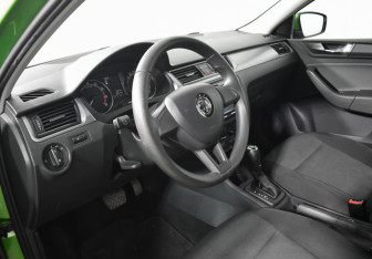 Подержанный автомобиль Skoda Rapid Liftback 2018 года (9 фото)
