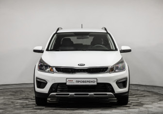 Подержанный автомобиль Kia Rio Hatchback 2017 года (2 фото)