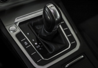 Подержанный автомобиль Volkswagen Passat Sedan 2015 года (17 фото)