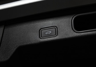 Подержанный автомобиль Geely Atlas 2024 года (22 фото)