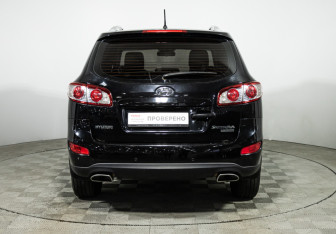 Подержанный автомобиль Hyundai Santa Fe 2011 года (6 фото)