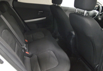 Подержанный автомобиль Kia Ceed Hatchback 2015 года (12 фото)