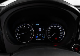 Подержанный автомобиль Mitsubishi Outlander 2017 года (19 фото)