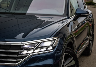 Подержанный автомобиль Volkswagen Touareg 2021 года (2 фото)