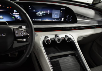 Подержанный автомобиль Exeed RX 2023 года (18 фото)