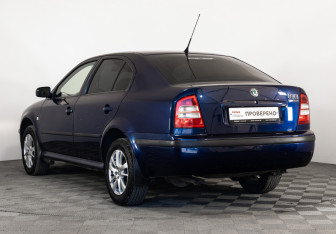 Подержанный автомобиль Skoda Octavia Liftback 2006 года (7 фото)