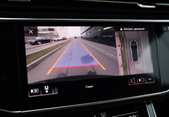 Подержанный автомобиль Audi Q8 2018 года (16 фото)