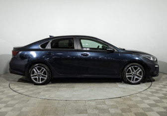 Подержанный автомобиль Kia Cerato Sedan 2020 года (4 фото)